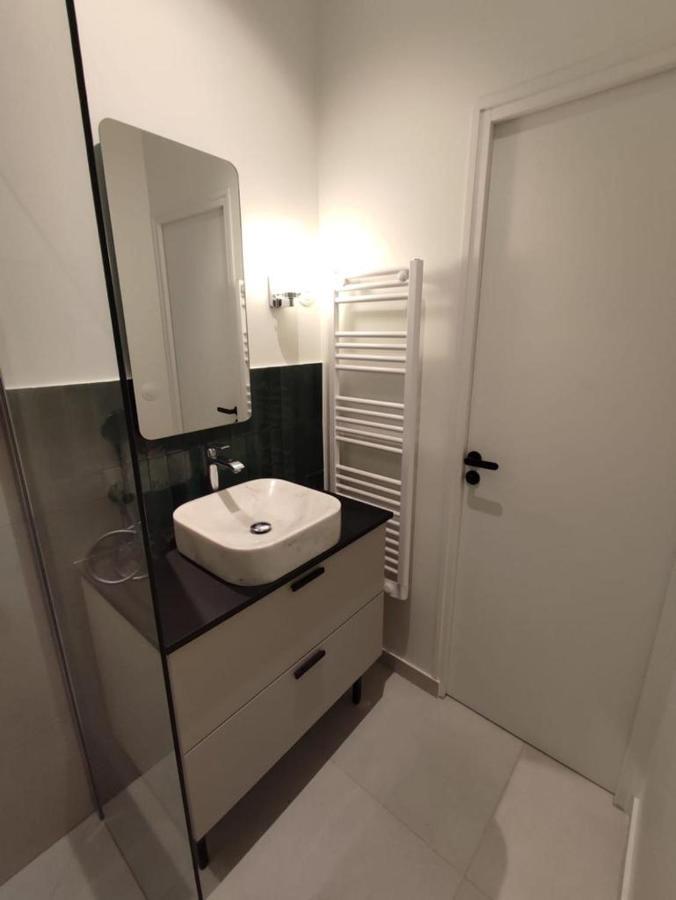 Suite Confortable Sur Le Canal Saint-Martin / Republique Párizs Kültér fotó