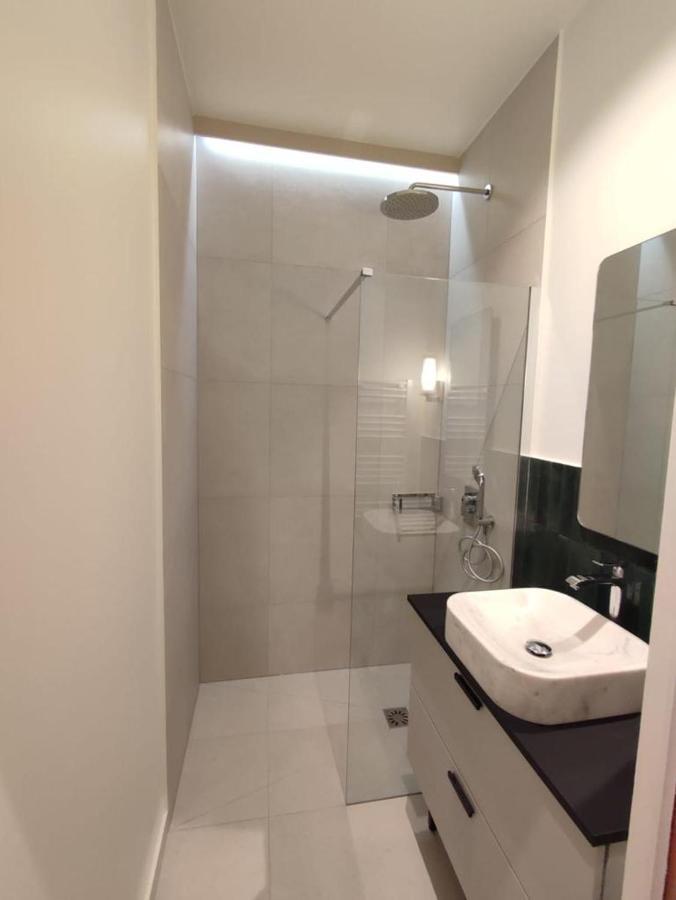 Suite Confortable Sur Le Canal Saint-Martin / Republique Párizs Kültér fotó
